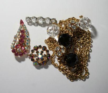 SET of 3 metal brooches decorated with white...