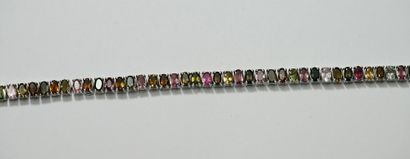 BRACELET ligne en argent 925/°° serti de...