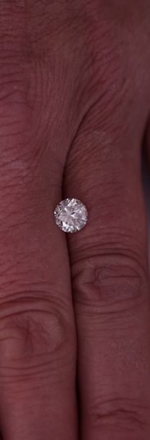 
Brilliant cut diamond. P: 1.17ct, color...