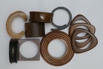 IMPORTANT SET of 10 BRACELETS of various...