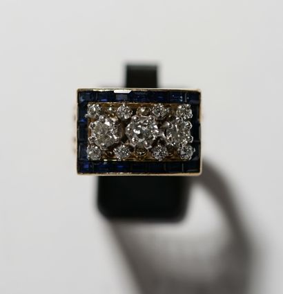 BAGUE en or jaune 18k (750/°°) et platine...