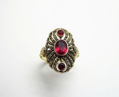 OLD RING in 18K yellow gold (750/°°), set...