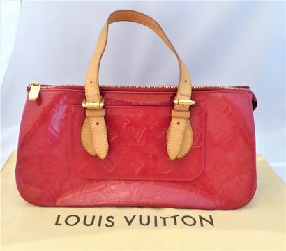 LOUIS VUITTON- Red patent leather bag in...