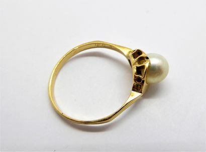 BAGUE en or jaune 18K (750/°°) ornée d'une...