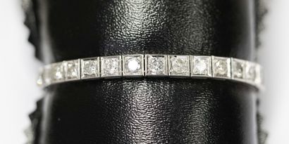 BRACELET in 18k (750/°°) white gold set with...