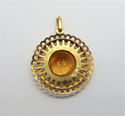 18K (750/°°) yellow gold PENDANT featuring...