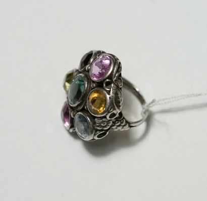 BAGUE en argent (min 800/°°) formant une...
