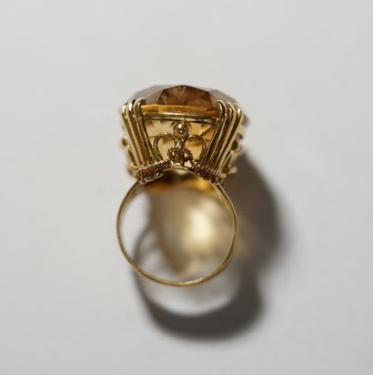 IMPORTANT RING in 18K yellow gold (750/°°),...