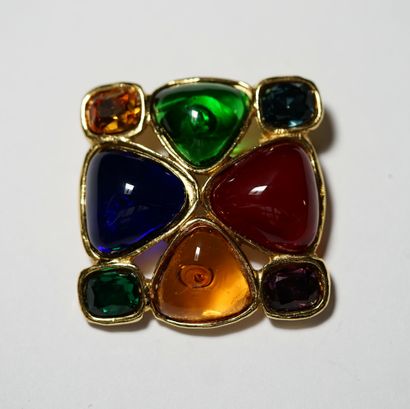 CHANEL - Square geometric gilt metal brooch...