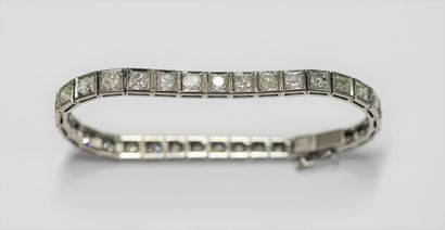BRACELET in 18k (750/°°) white gold set with...