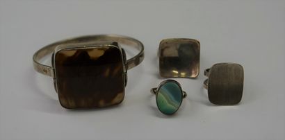 ENSEMBLE de bijoux modernistes, circa 1960,...