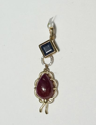 PENDENTIF en argent doré 925/°° (vermeil)...