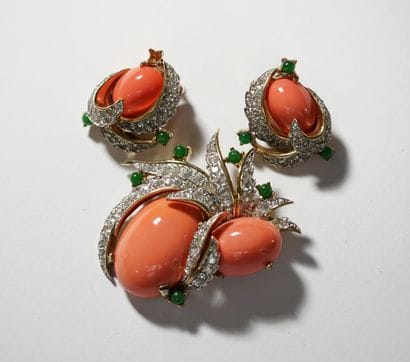 
JOMAZ - JEWELRY composed of a brooch and...