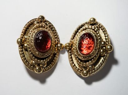 REMINISCENCE - IMPORTANT Pair of oval gilt...