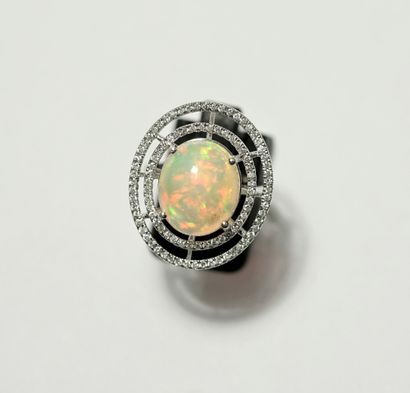 
RING in 18K (750/°°) white gold, the setting...