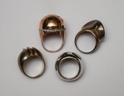 ENSEMBLE de 4 BAGUES en argent 800/°° et...
