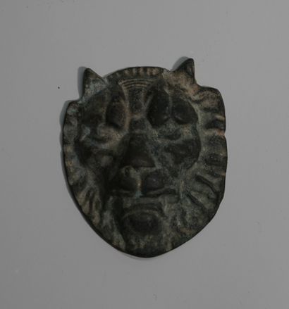Small bronze wall lamp in the shape of a...