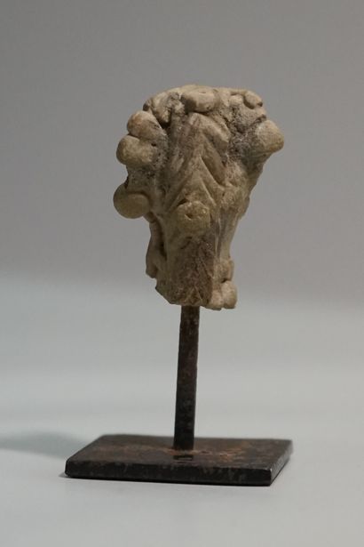 Syro-hittite clay idol head. H: 4.3cm