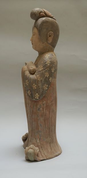 Polychrome terracotta court lady. Tang style...