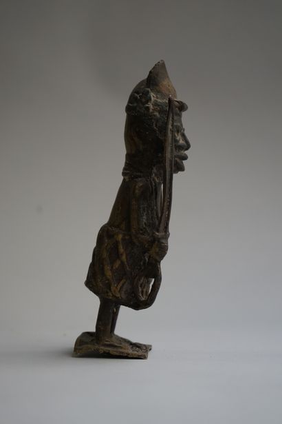 Statuette presenting a soldier armed with...