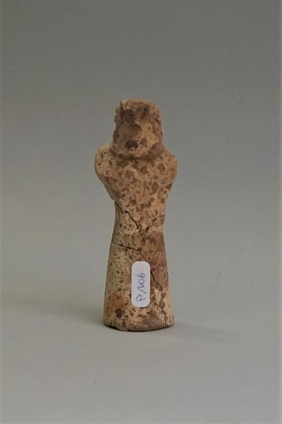 Idol in beige terracotta Ishtar style, broken...