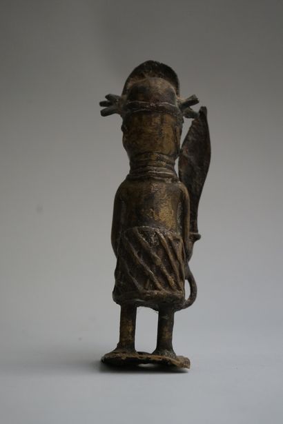 Statuette presenting a soldier armed with...