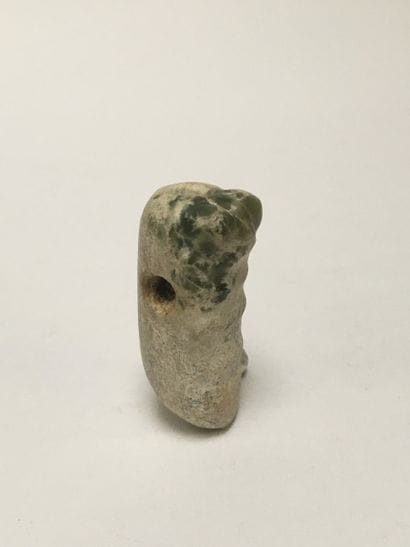 Pendant in the shape of a cicada in jade...