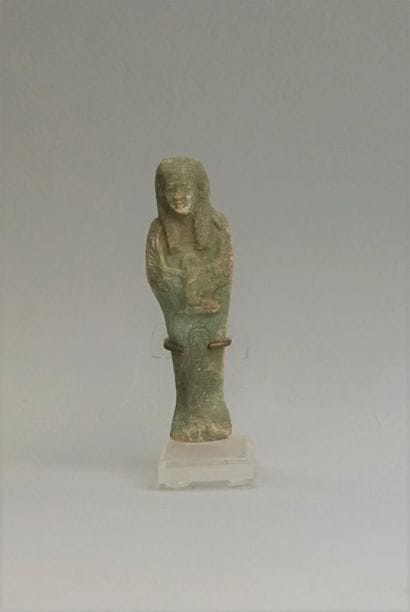 Oushebti green earthenware. 9.5x3cm