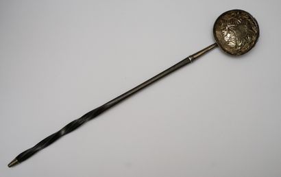 LOUCHE A PUNCH en argent (min 800/°°) à décor...