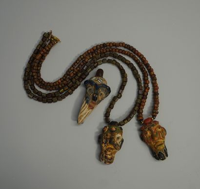 Set of 3 pendants featuring heads in polychrome...