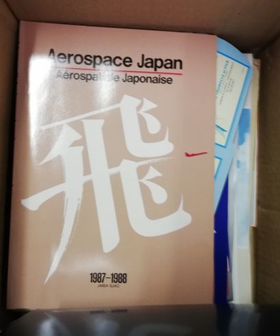 LOT de documentation sur les avions dont...