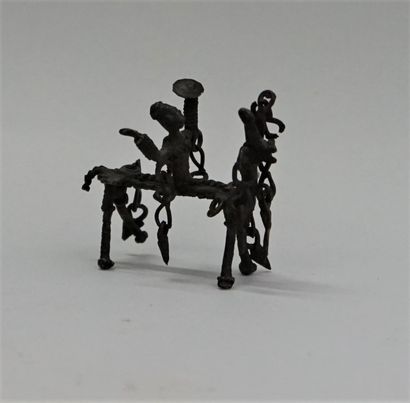 Cavalier sur sa monture. Bronze. 

Orissa....