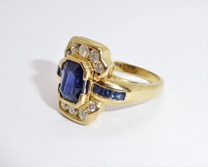 RING in 18K yellow gold (750/°°) set with...