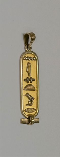 PENDENTIF en or jaune 18K (750/°°) figurant...