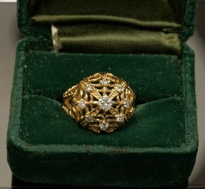 FABERGE, Attribué à - BAGUE en or jaune 18k...
