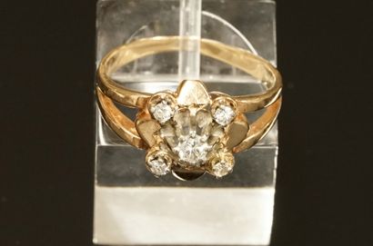 Antique ring in 18k (750/°°) pink gold set...