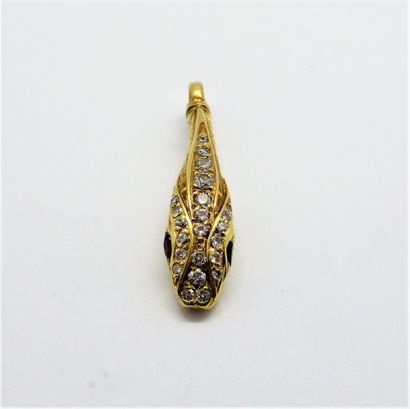 PENDENTIF en or jaune 18K (750/°°), figurant...