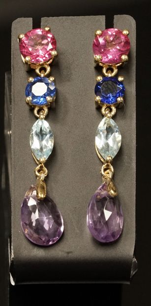 PAIR OF EARRINGS in gilt silver (vermeil)...