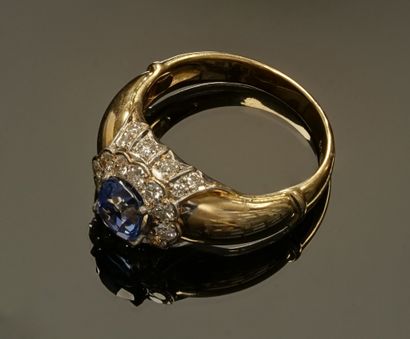 Ring in 18k (750/°°) yellow and white gold,...