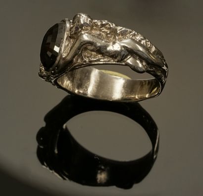 18k (750/°°) white gold man's ring, the setting...