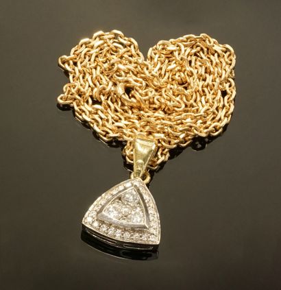 PENDENTIF en or gris et or jaune 18K (750/°°)...
