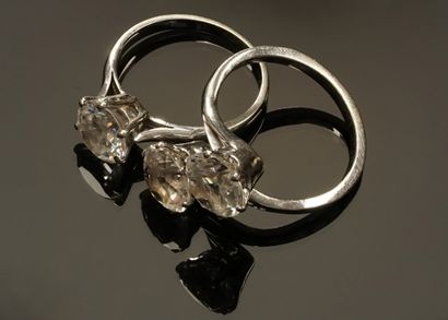 ENSEMBLE de 2 BAGUES en or gris 18k (750/°°)...
