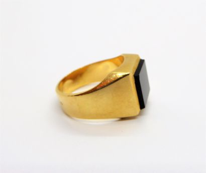 HORSE in 18K (750/°°) yellow gold with a...
