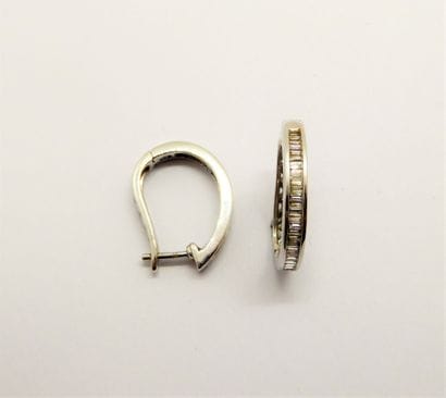 HALF- CREOLES in 18K (750/°°) white gold,...