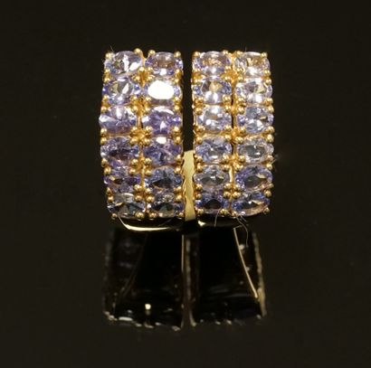 PAIR OF 1/2 CREOLES in gilt silver (vermeil)...