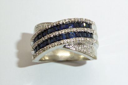 RING in 18K (750/°°) white gold, cross-set...