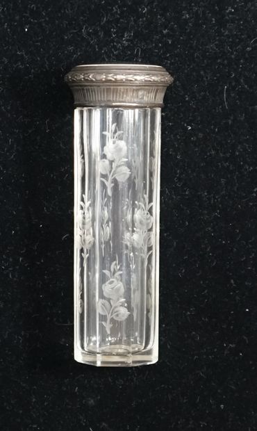 FLACON out of crystal or cut glass with sides...