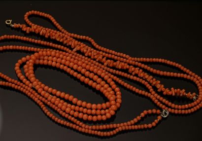 SET composed of a necklace, a necklace and...