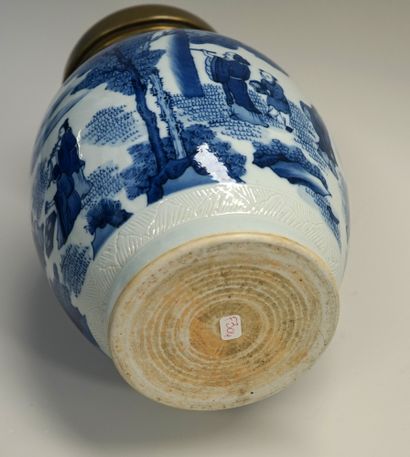 Porcelain ovoid vase with 
