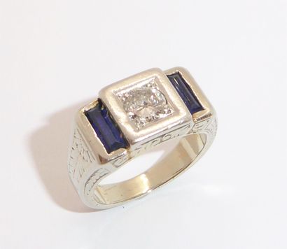 Art Deco platinum ring centered with a 0.50ct...